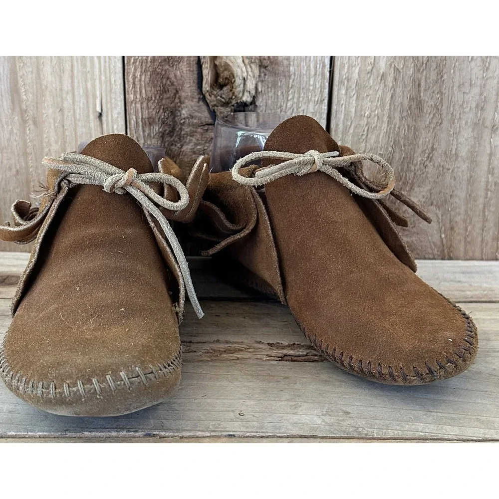 Minnetonka Fringe Suede Moccasins Shoes Kid's Sz 2 Cosplay HOBO